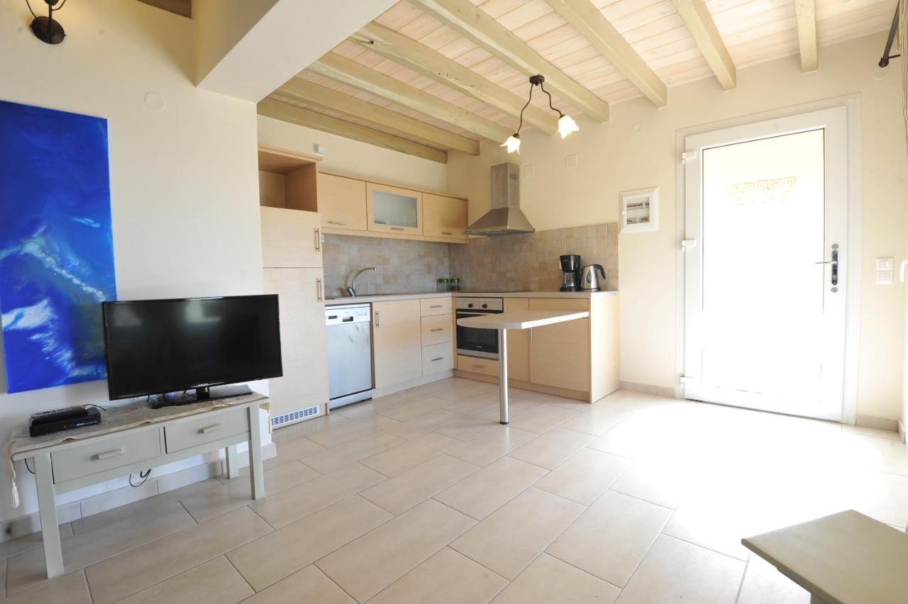 Villa Theodora View Apartments Zeys Agios Georgios Pagon Extérieur photo